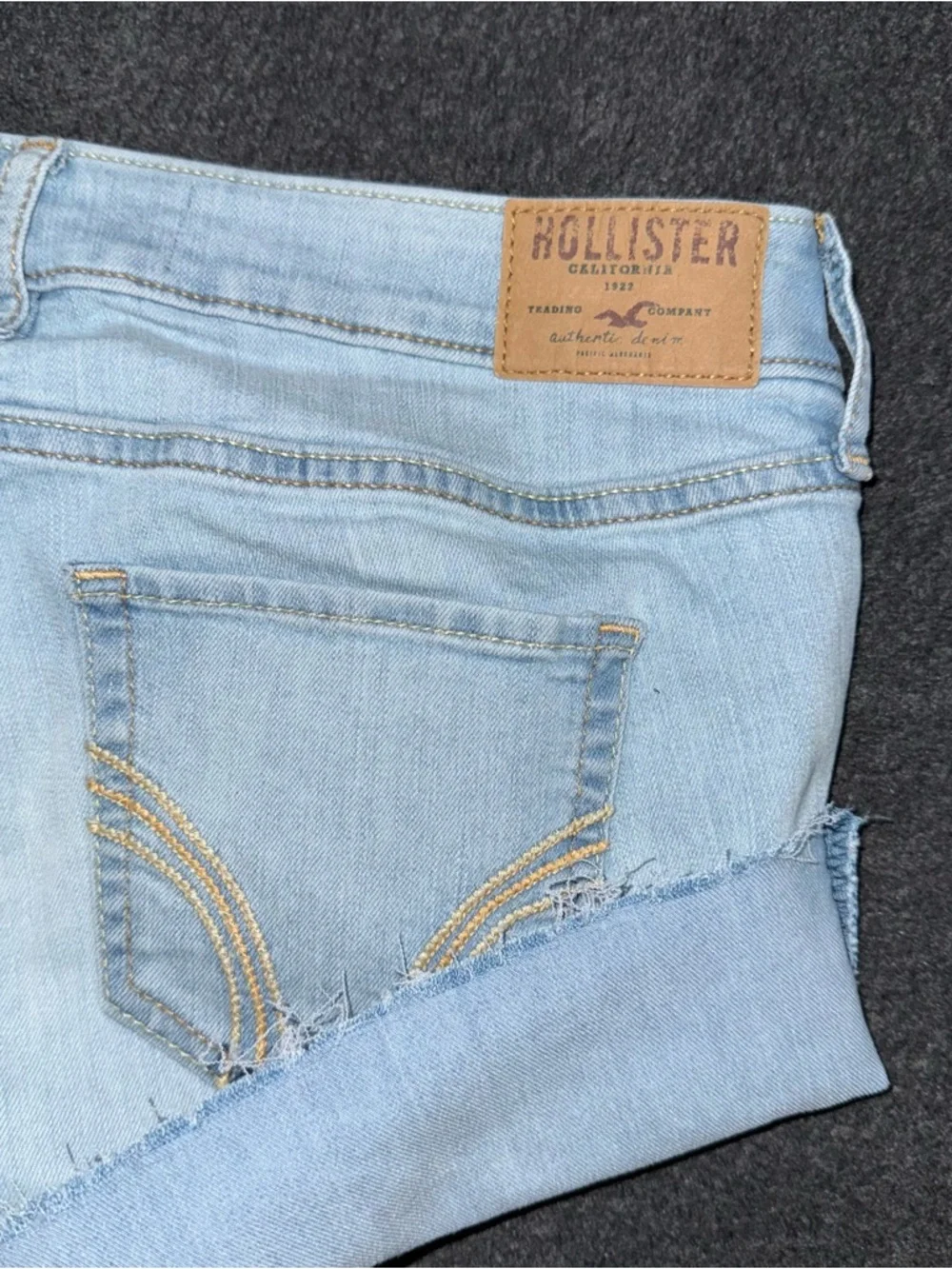 VTG Y2K Hollister Low Rise Micro Mini Jean Booty Shorts Light Wash 5 / 27 Grunge